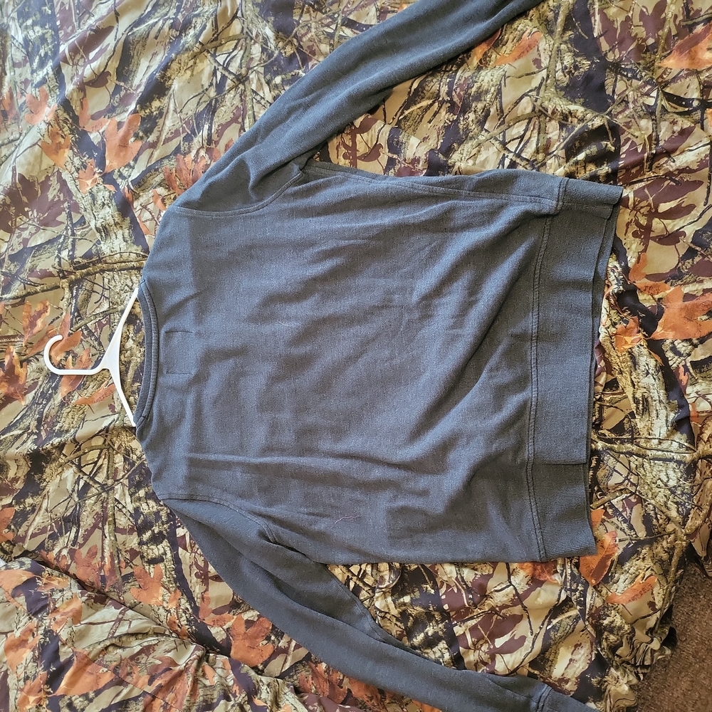 Victoria Sport long sleeve tee/sweatshirt - Picture 3 of 4